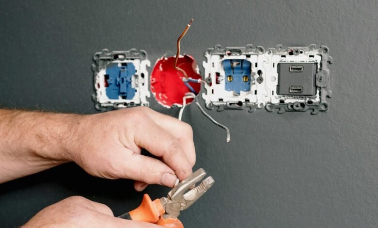 How to Become an Electrician