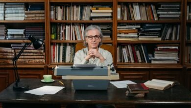 How to Become a Librarian